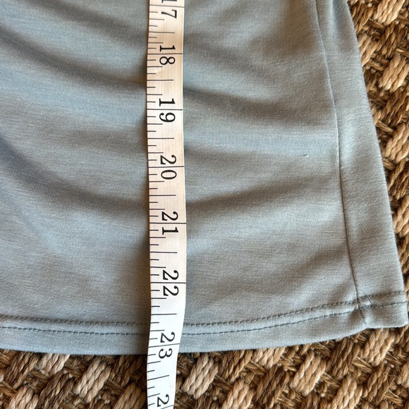 Alya V-Neck Top - Picture 6 of 7